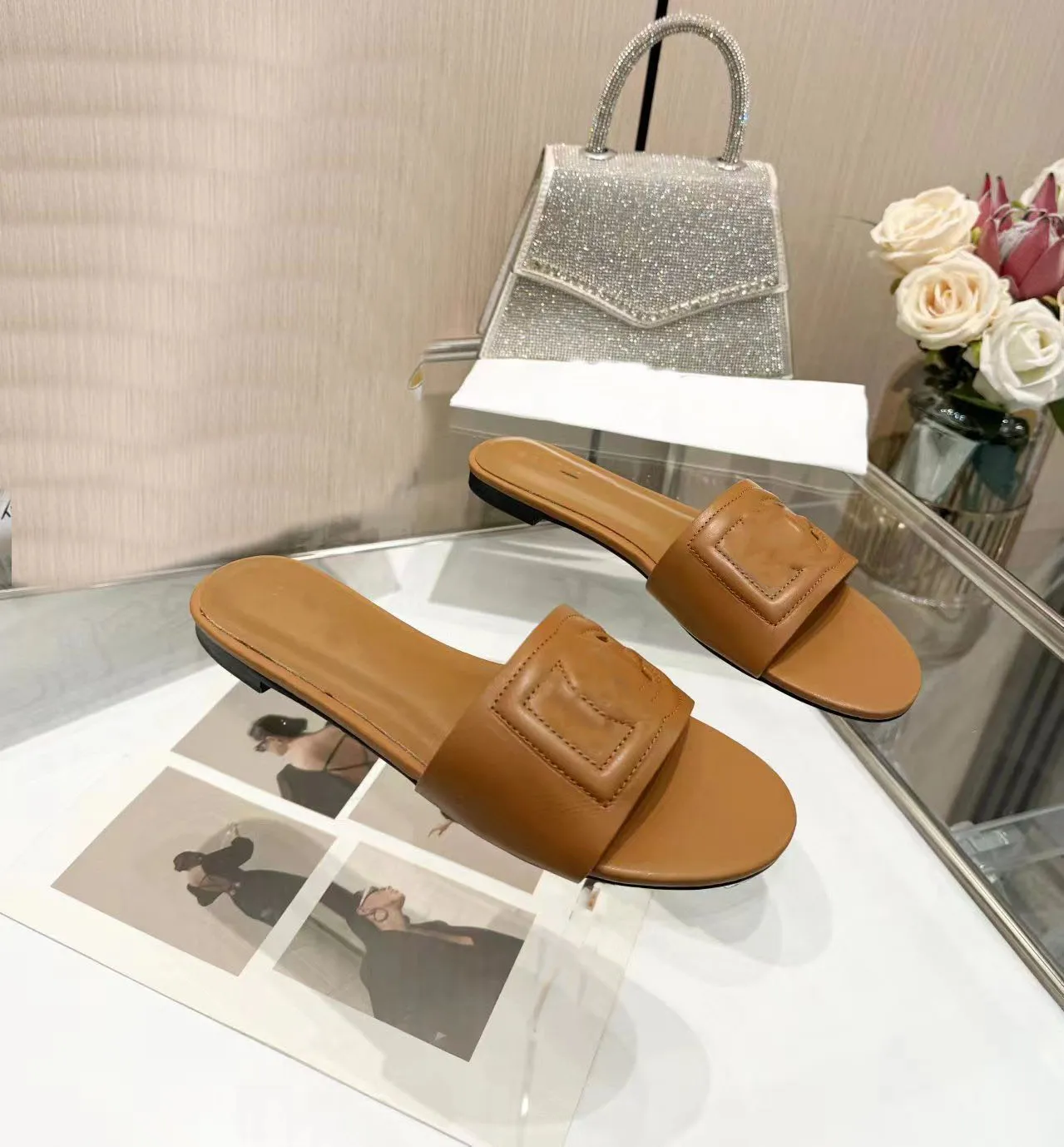 Toppkvalitet D designer g sandaler berömda läder tofflor låga klackskor lyxiga sandale mode kvinnor glider 654645