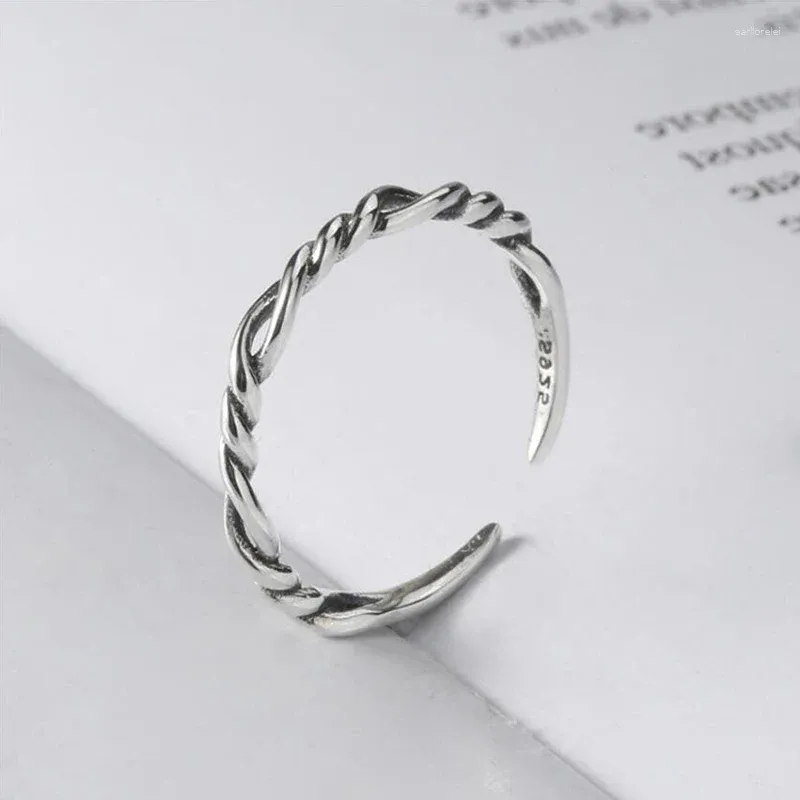 Klusterringar 925 Sterling Silver Color Ring for Women Fashion Geometric Cross Twisted Vintage Weave Line Justerbara festsmycken