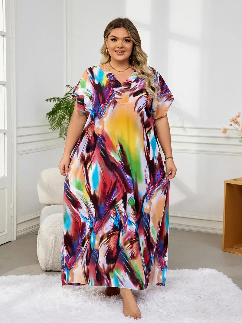 Plus Size Dresses Bohemian Printed Sexy V Neck Kort ärm Loose Dress Tunika för kvinnor 2024 Summer Beachwear Moo Q831