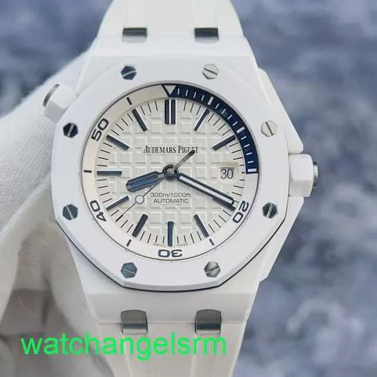 Orologio da polso Crystal AP Royal Oak Offshore Series 15707CB White Ceramic Mens Watch con orologio meccanico automatico di colore blu e bianco abbinato 42mm