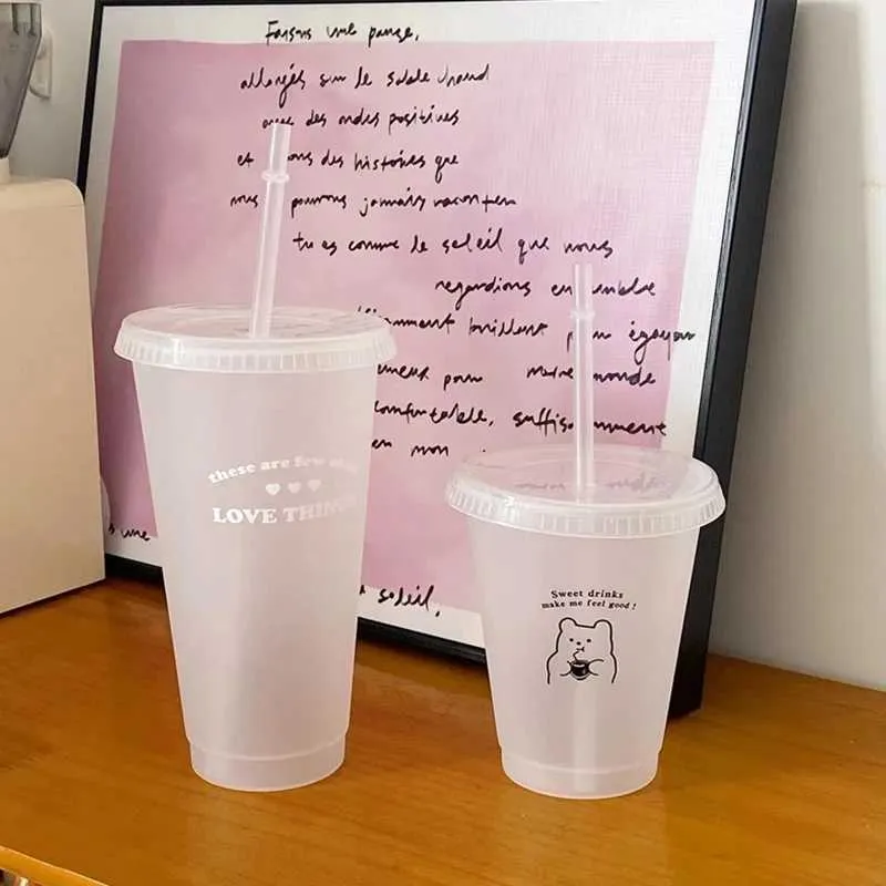 Tumblers kaffemjölkmjölk te kawaii plast kall dryck kopp med lock halm bärbar återanvändbar drickflaska BPA gratis H240425