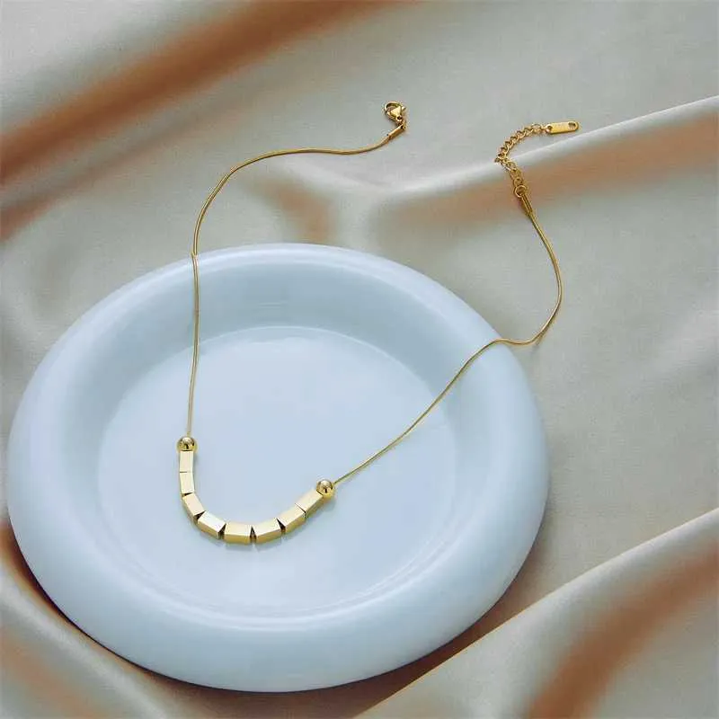 Colliers pendentifs à la mode et simples, collier rétro en acier inoxydable avec perles rondes et carrées, personnalité classique_voghion.com