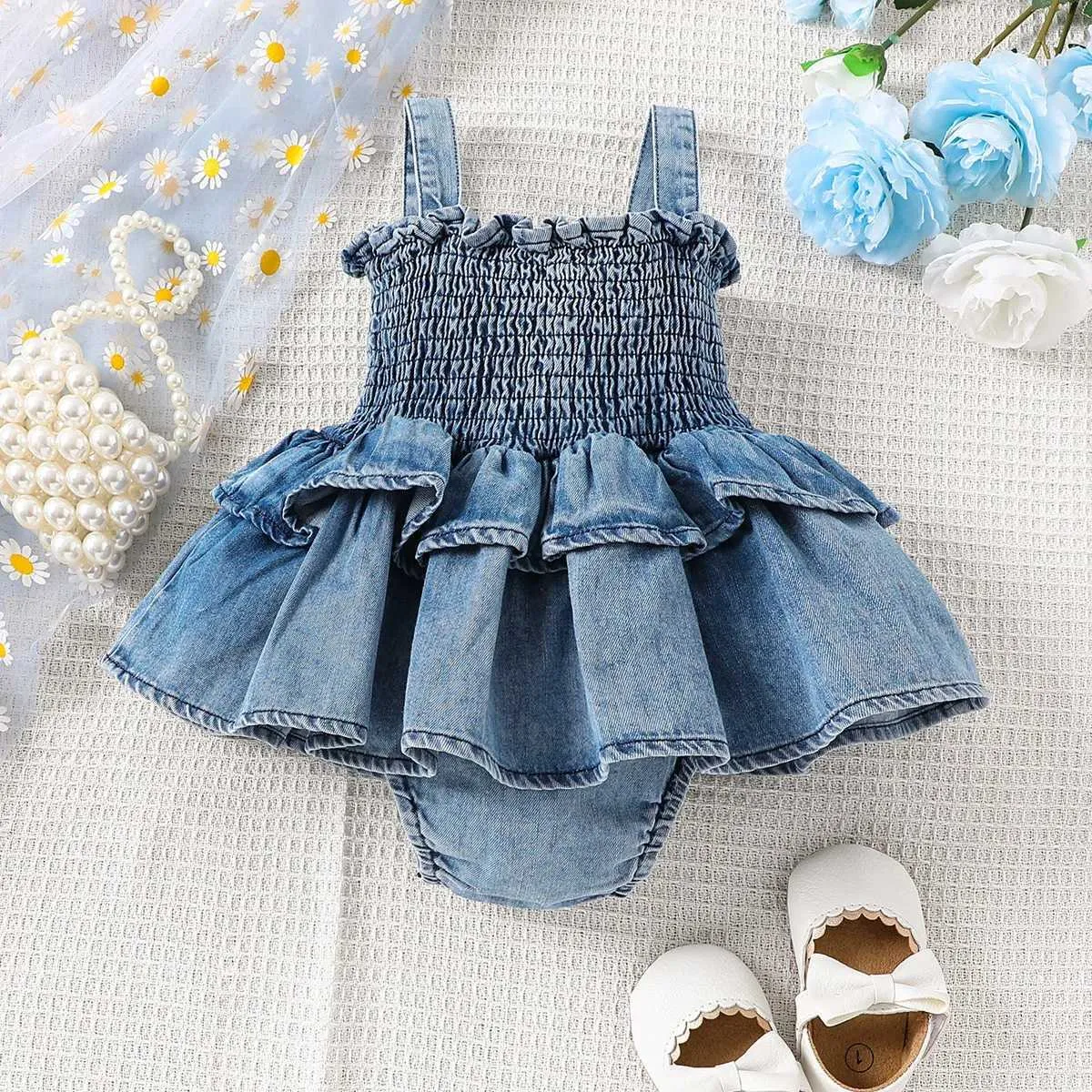 Rompers Summer Baby Girls Clothes Denim One Piece Ruffle Camisole Bodysuit新生児服0-18m H240425