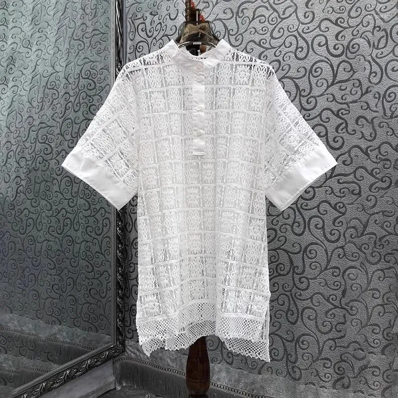 Kvinnors blusar toppar modedesigner 2024 Autumn Style Women Allover Crochet Lace Embroidery Short Sleeve Elegant Long White Top