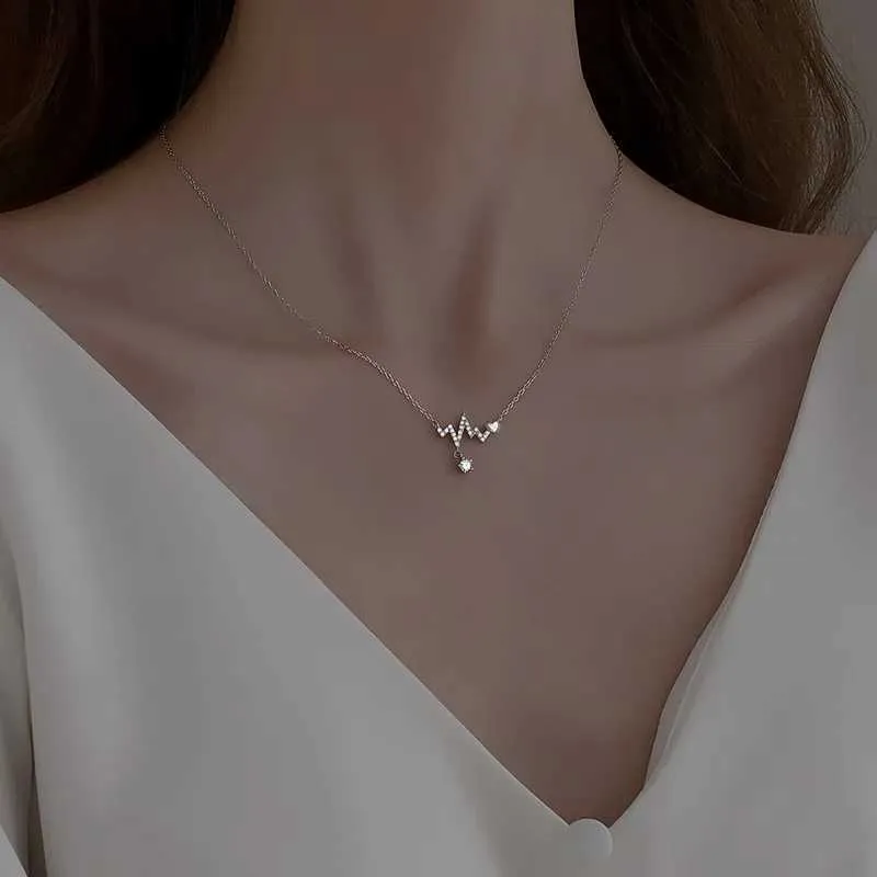 Necklaces Fashion French Romantic ECG Couple Confession Love Necklace Ladies Light Design Clavicle Chain Heartbeat_voghion.com