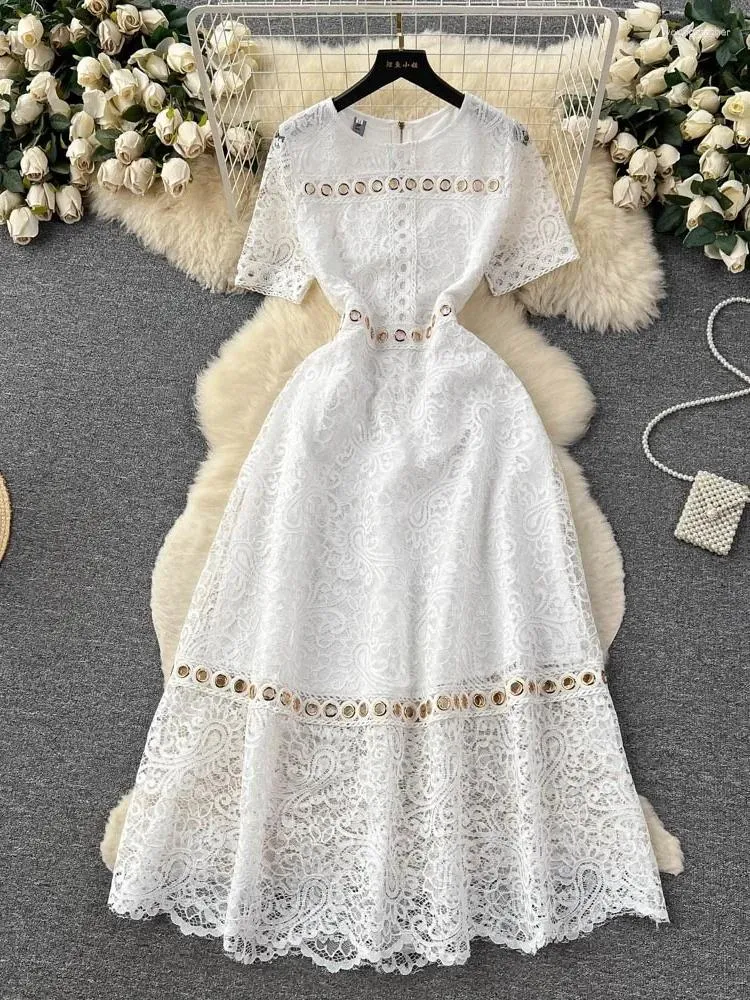 Party Dresses 2024 Summer French Lace Dress Women Fashion Sparched Hollow Metal Ring Buckle Elegant White Ladies Vintage