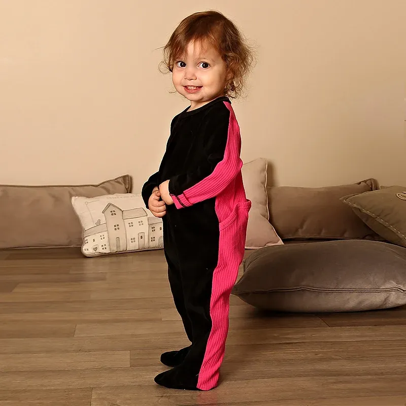Jednoczęściowe dziecko romper footies czarne welurowe tylne ubrania dla dzieci długie rękawy żebrowane kombinezony chłopiec i dziewczęta ubrania zimowe romper