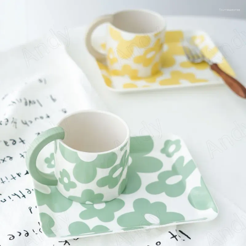 マグカップ北ヨーロッパセラミックマグデスクトップフラワーパターン朝食ミルクカップシンプルさのカップとソーサーセットモダンな家の装飾