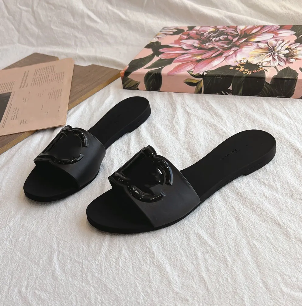 Toppkvalitet D designer g sandaler berömda läder tofflor låga häl skor lyxiga sandale mode kvinnor glider 544