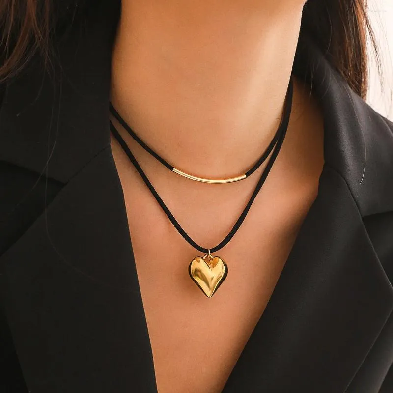 Anhänger Halsketten Vintage Schwarze Doppelschichtkette für Frauen trendy klassische Goldfarbe Herzschmuck elegante Mode