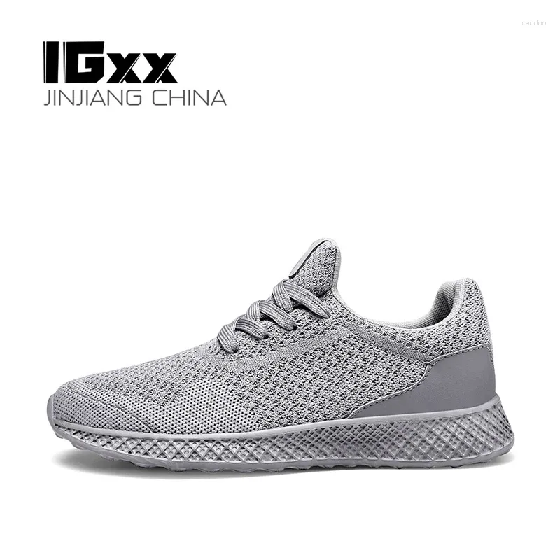 Scarpe casual igxx uomini vulcanizzano sneaker di grandi dimensioni senza slip traspiranti per la maglia maschi