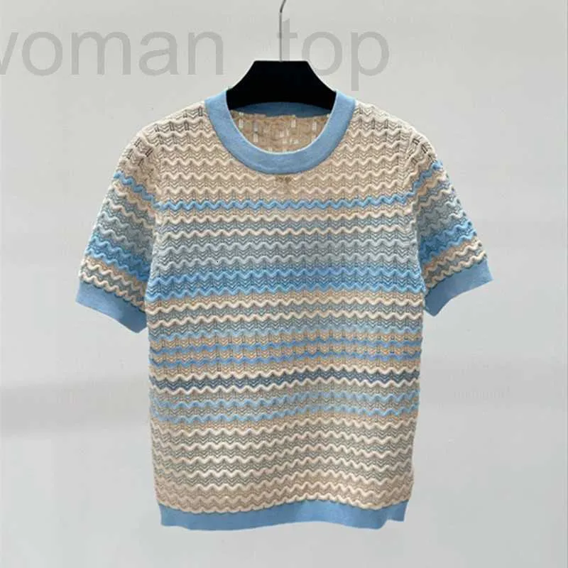 Kadın T-Shirt Tasarımcısı Gaoding 24 Yaz Yeni Küçük Kokulu Rüzgar Dalgası Şerit Gradyan Renk Moda Çok yönlü, Yaşını Azaltan Örme Kısa Kollu Kadınlar GDWK