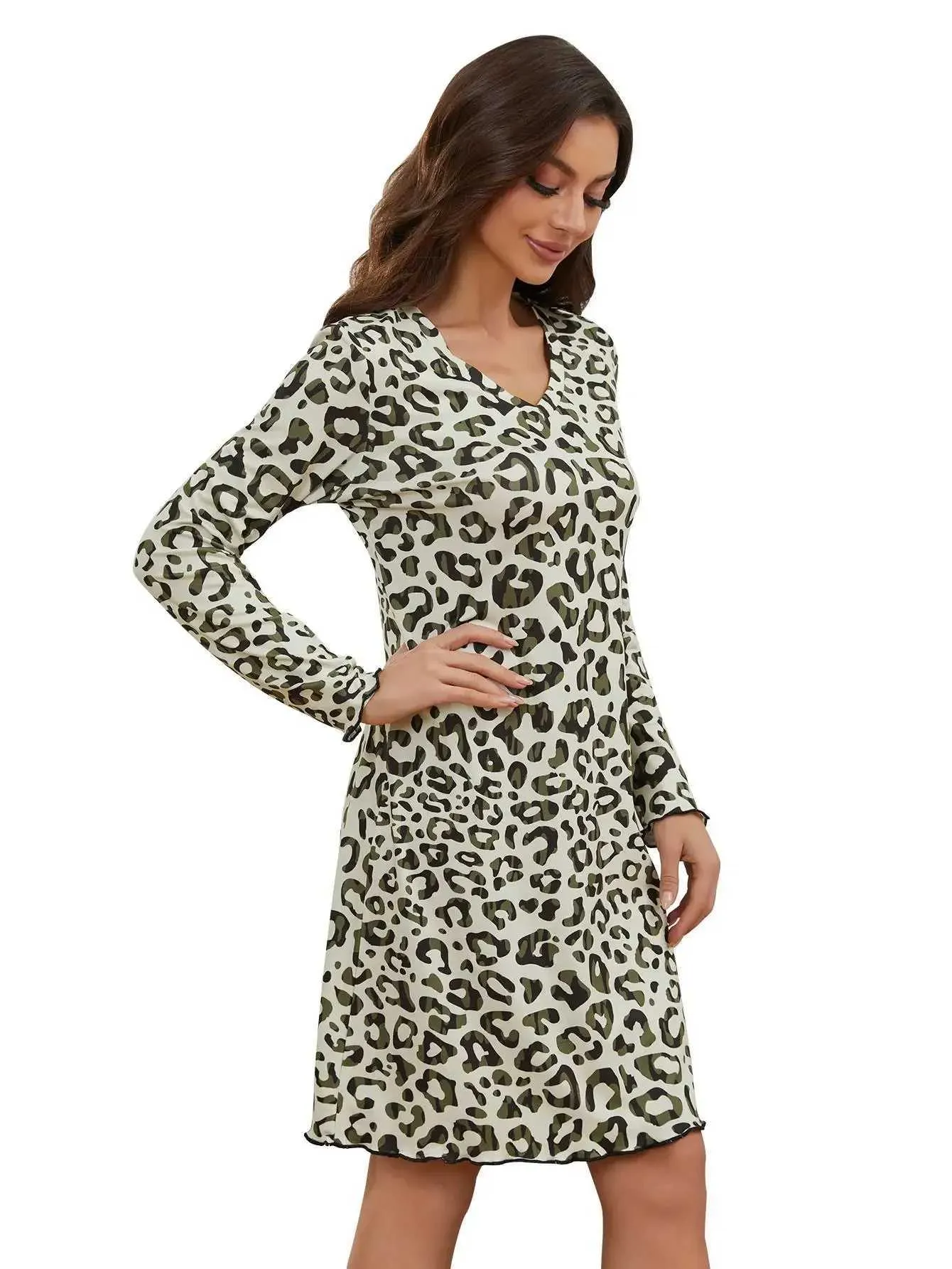 Dames Sleepwear V Hek Ruches Trim Dames Nachtbedrijf Lange Slves Leopard Print Pyjama Dress vrouwelijke SLPwear Spring Fall Nightwear Huiskleding Y240426