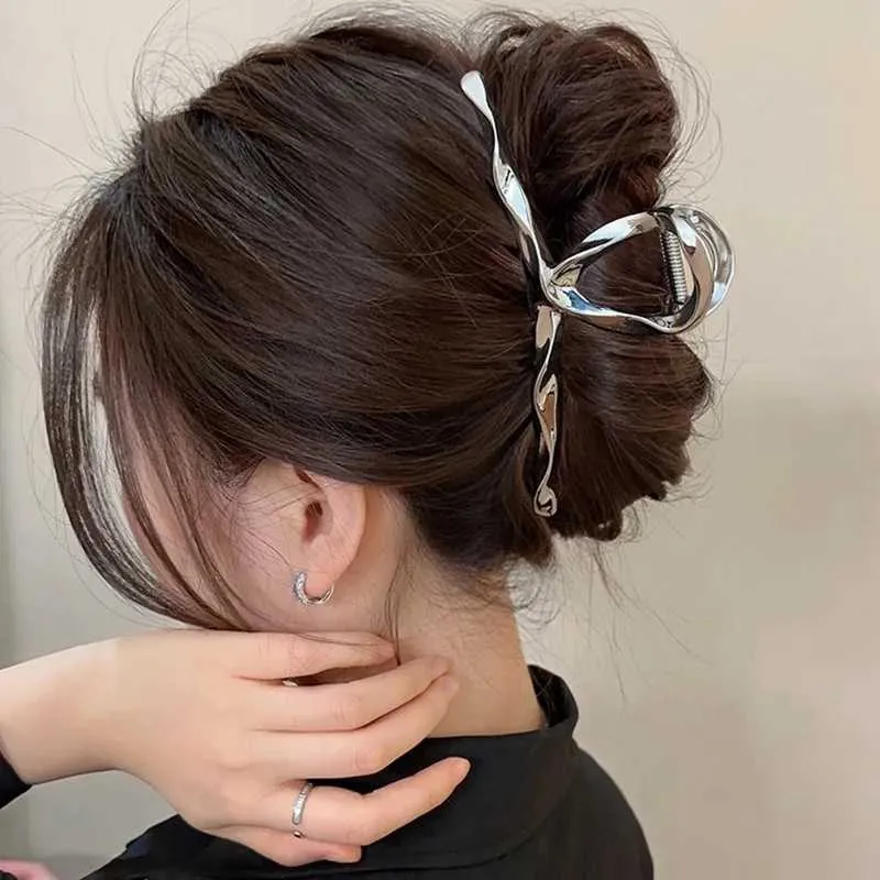 Зажимы 2024 Металлическая большая шпилька для женщин корейский дизайн ахарки роскошные волосы зажимы модные аксессуары для волос.