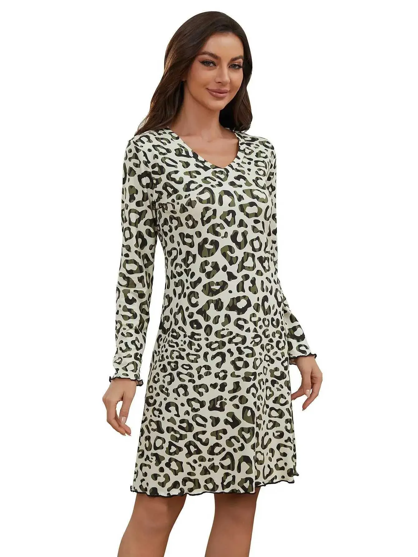 Dames Sleepwear V Hek Ruches Trim Dames Nachtbedrijf Lange Slves Leopard Print Pyjama Dress vrouwelijke SLPwear Spring Fall Nightwear Huiskleding Y240426
