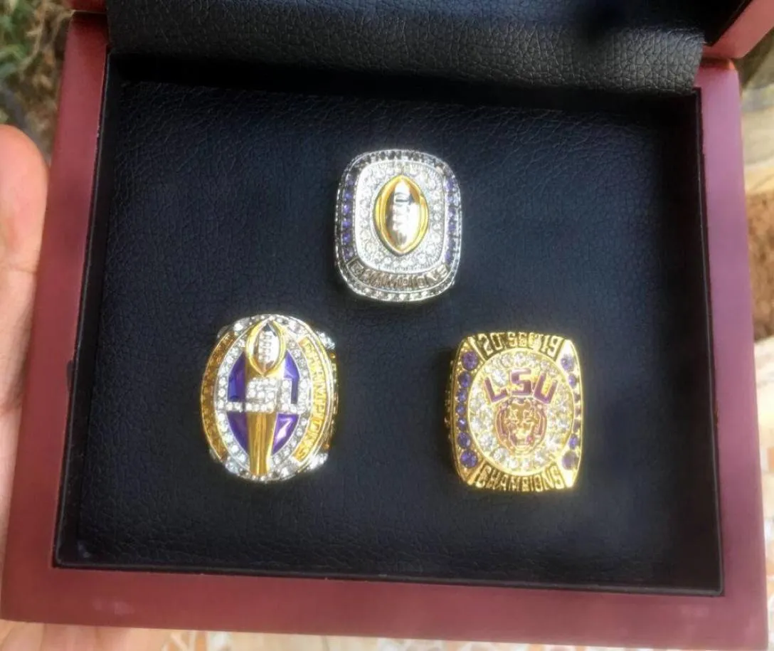 3 -stcs LSU 2019 Tiger S Orgeron Nationals Team S Ring met houten doos Sport Souvenir Men Fan Gift 2020 Groothandel7186930