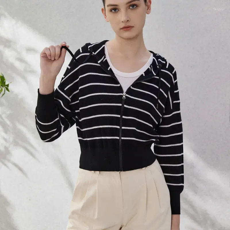 Women's Knits 2024 Early Spring Commuting Style Silk And Linen Blended Hooded Knitted Zipper Striped Short Cardigan Jacket For Women