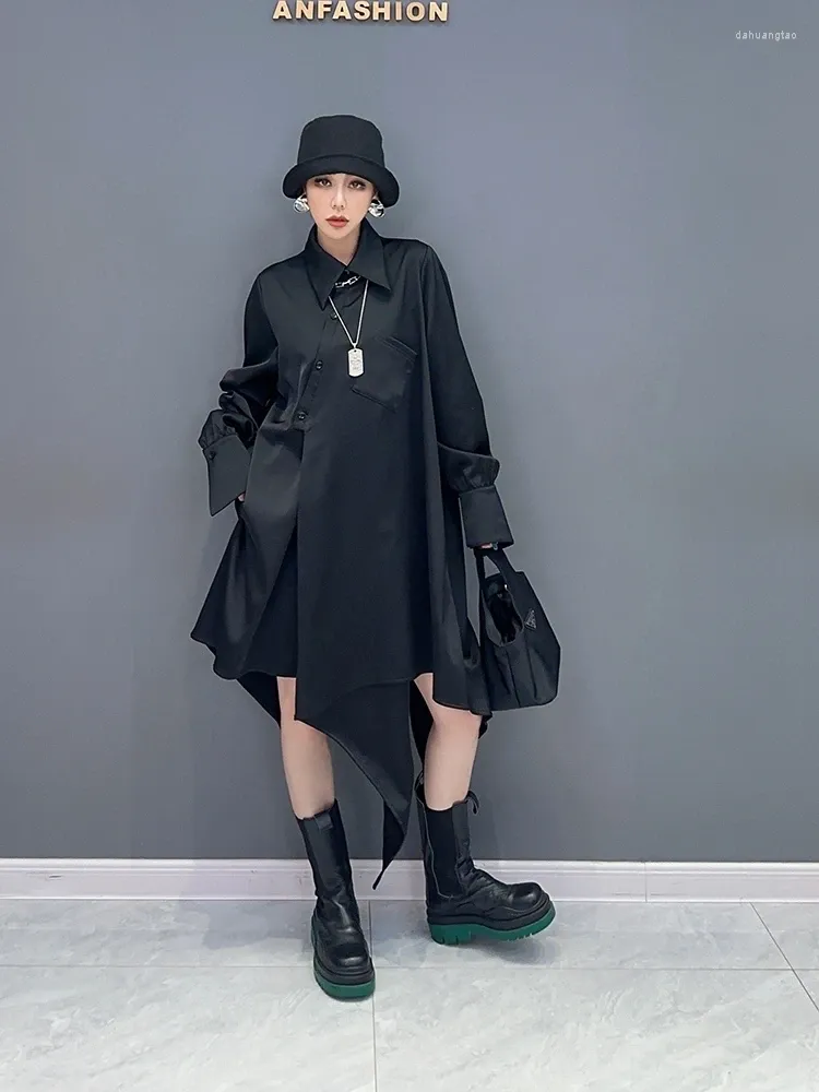 Casual Dresses Superaen 2024 vinterkinesisk stil retro lapel krage oregelbunden fast färg svart skjorta klänning