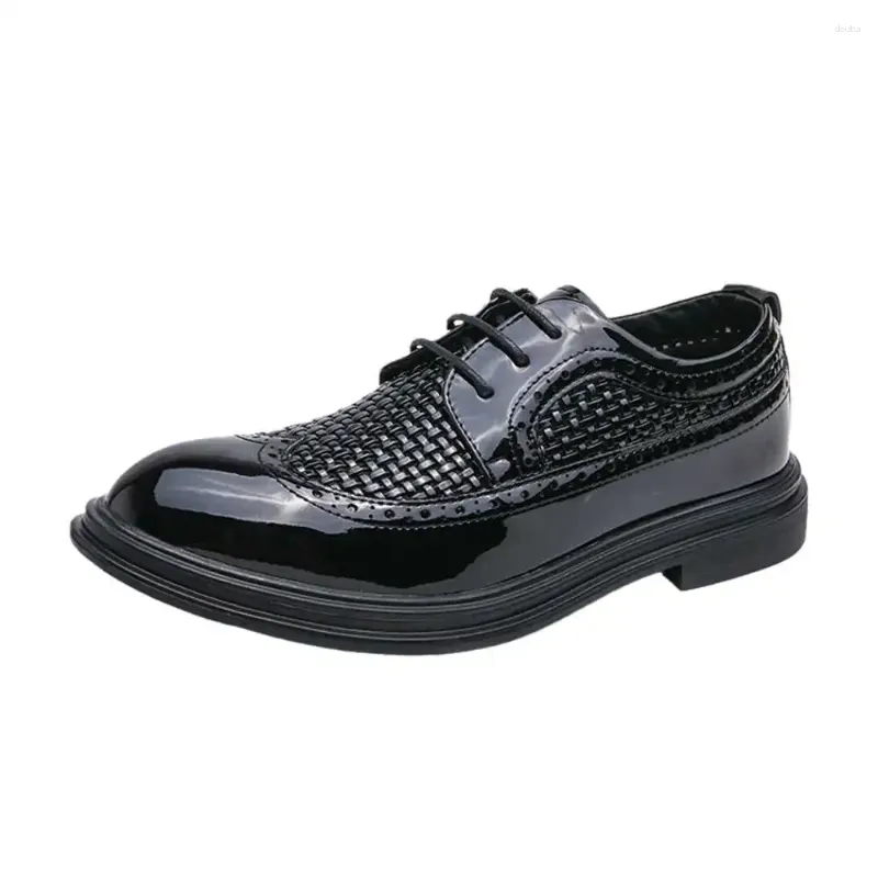Chaussures habillées brogue sombre élégante talons masculins marque garçon sneakers pour hommes pour hommes sport sapato sport style luxe