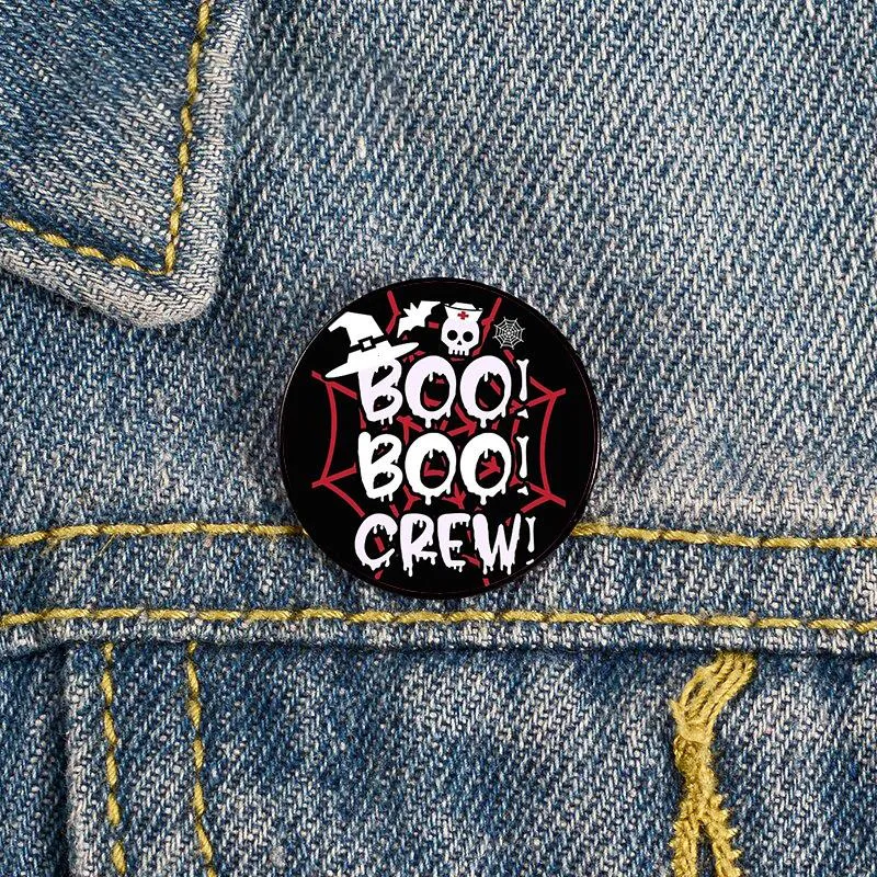 Halloween Spooky Ghost Teeth Broche Cute Anime Filmes Games Hard Pins de esmalte coletam Crachás de Lapão de Backpack de Backpack de Cartoon Broche