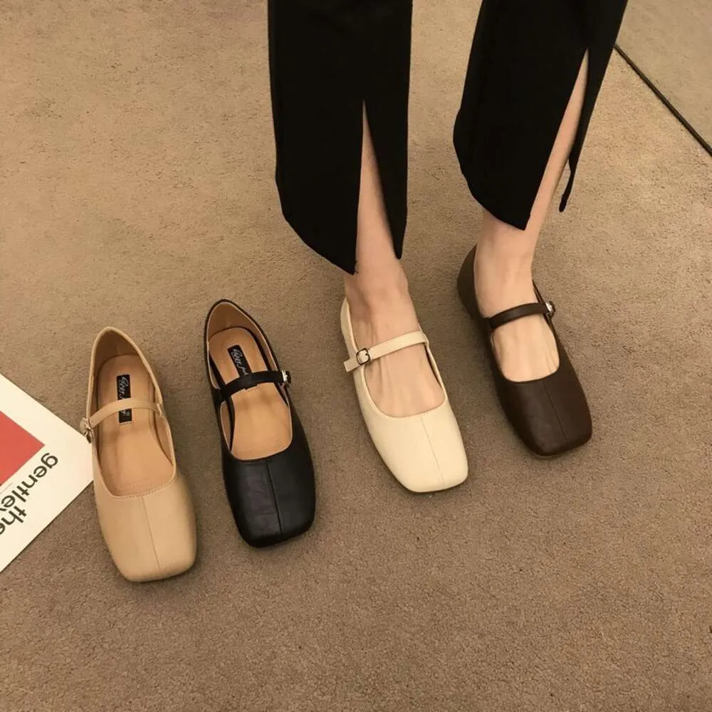 Designer Casual Shoes French Square Toe Mary Jane Women's 2024 Spring New One Line Buckle Shallow Mouth Single Shoe Flat Bottomed Mormor's Shoes