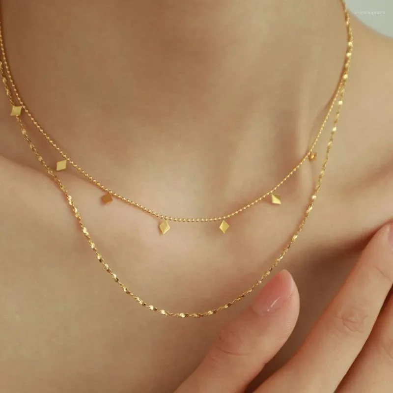 Correntes pequenas colares de colarinho de camada dupla quadrada de lantejoulas empilhadas de titânio resistente a aço resistente a jóias femininas de ponta sofisticada