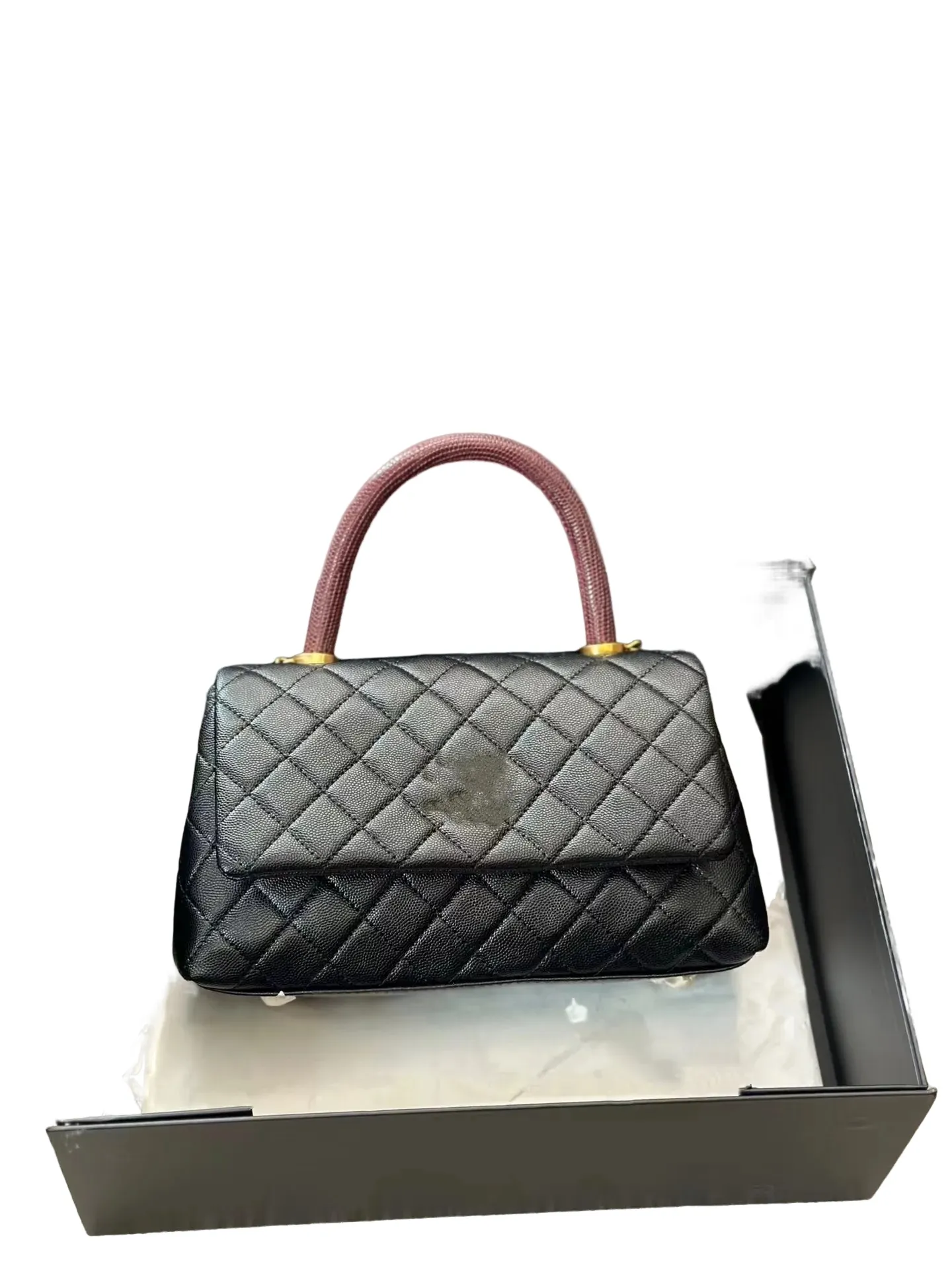 24ss 7A Fashionable Women's Classic Bag Handbag Made of Caviar Patterned Calf Leather Material Detachable Long Shoulder Casual Versatile Single Shou