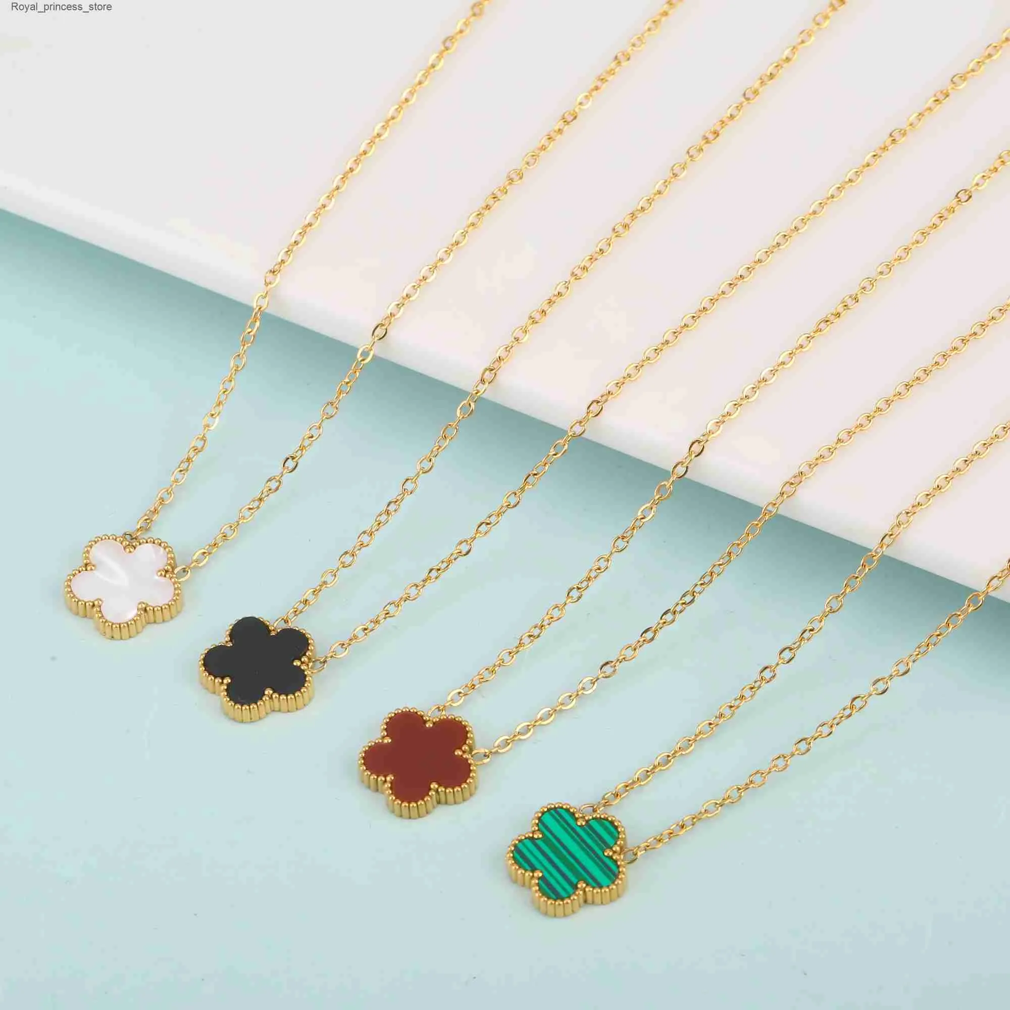 Pendant Necklaces Cute Womens Basic New Design Stainless Steel Plant Five Leaf Flower Necklace Temperature Party Gift Three Grass Q240426