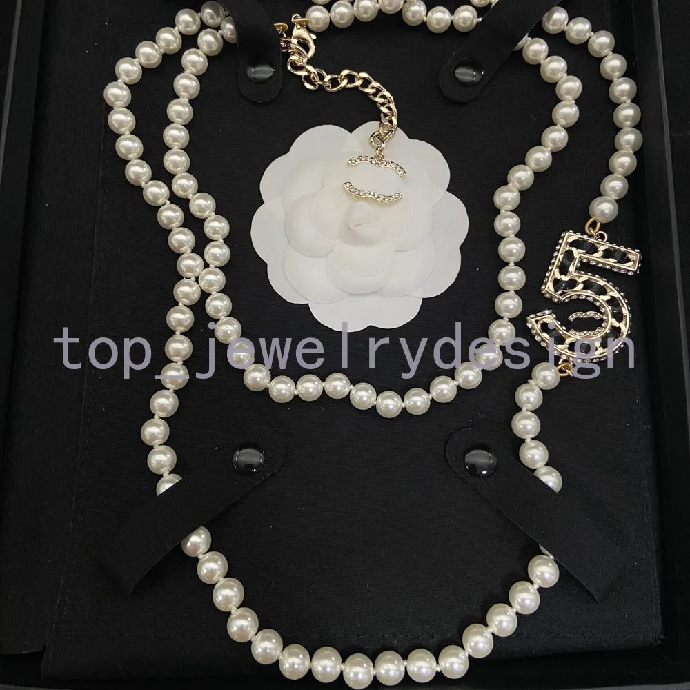 Pearl Chains Hoogwaardige koperen merk Letter Kettingen Designer kettingontwerp Diamant hanger choker voor vrouwen meisje valentijnsbetrokkenheidsen sieraden cadeau