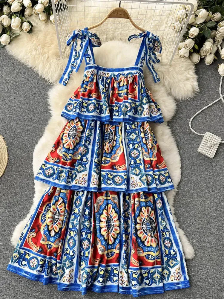 Pist tasarımcısı kek elbise bayan seksi papyon slip geriye dönük basamaklı fırfırlı boho çiçek baskı parti elbiseleri robe m56206 240412