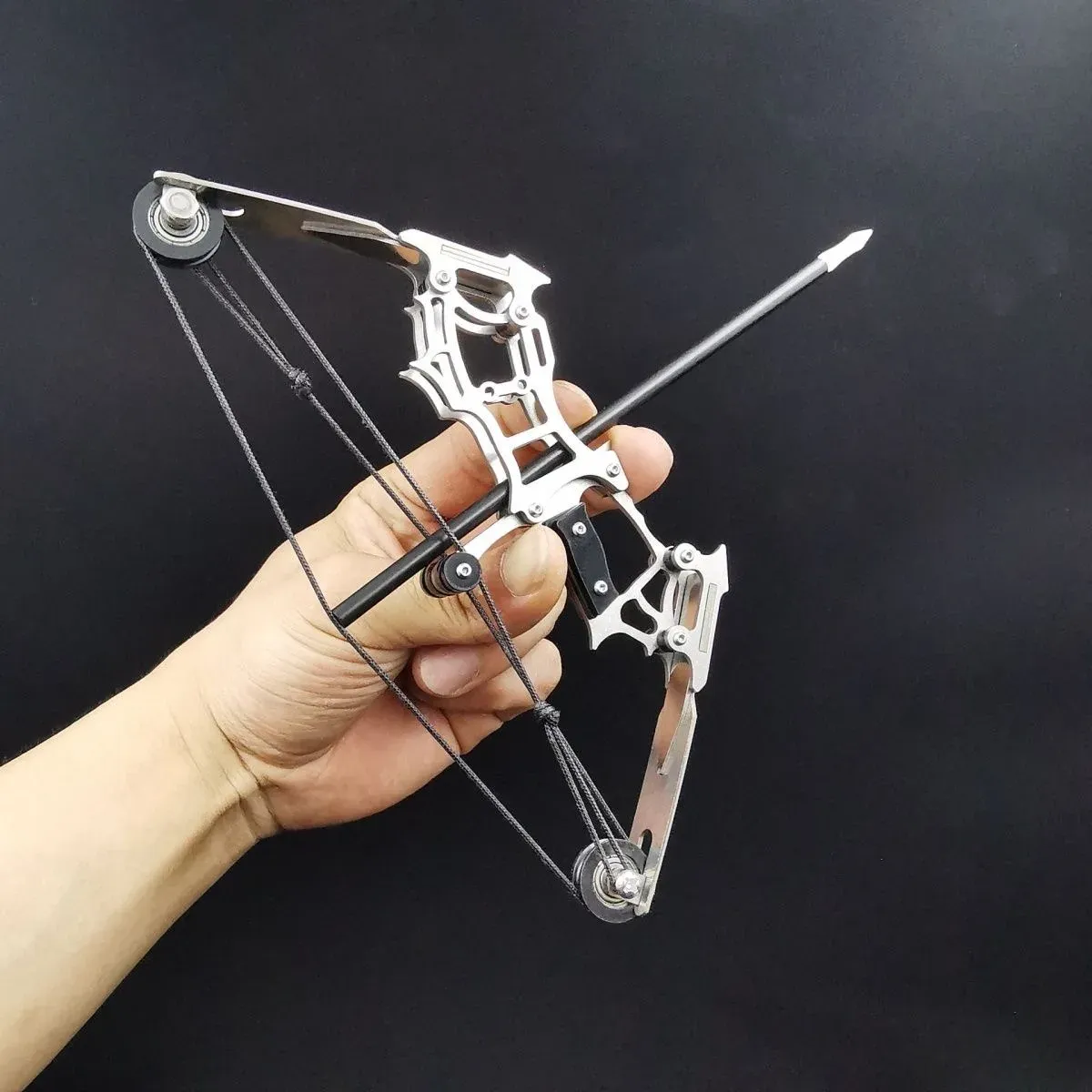 Arrow Outdoor Mini Bow Small Bow peut être tiré Arc de poche archerie Miniature Bow Poulley Bow Axis à arc Short Sports tir à l'arc