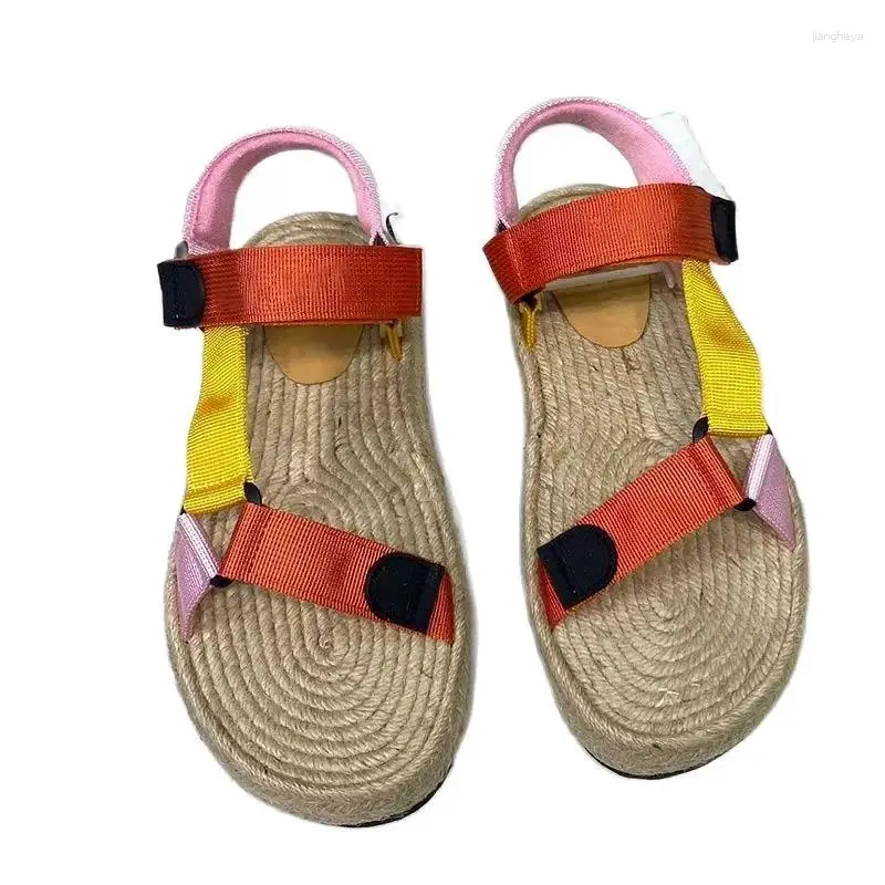 Casual skor mode unisex tjock sole strand sandal komfort öppen tå platt plattform kvinna sko designer vävt rom par storlek