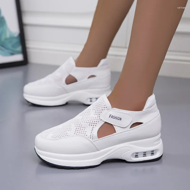 Scarpe casual 2024 Sneakers roba da donna Sport Sports che corre vulcanizzate comode comode scarpe piane in pizzo tennis