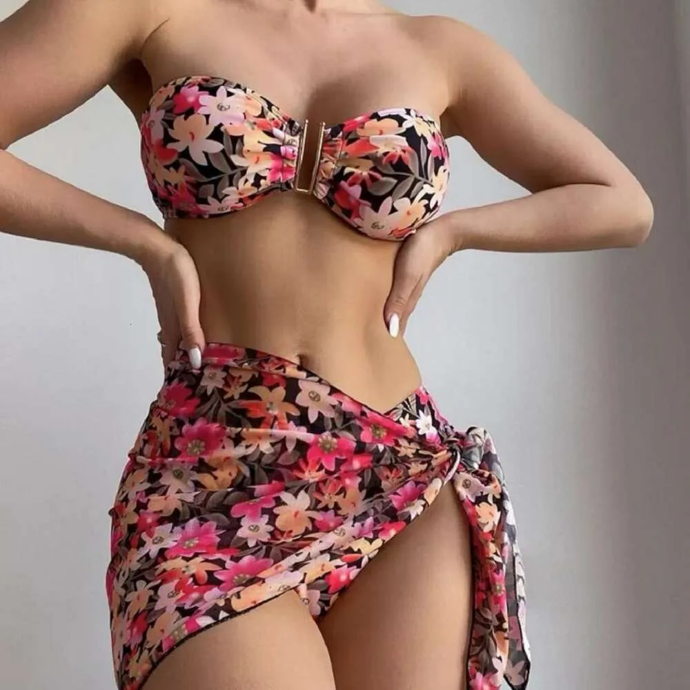 Nowy strój kąpielowy seksowny bikini trzyczęściowy gaza spódnicy stroju kąpielowego bikini szyja wiszące kwiatowy strój kąpielowy