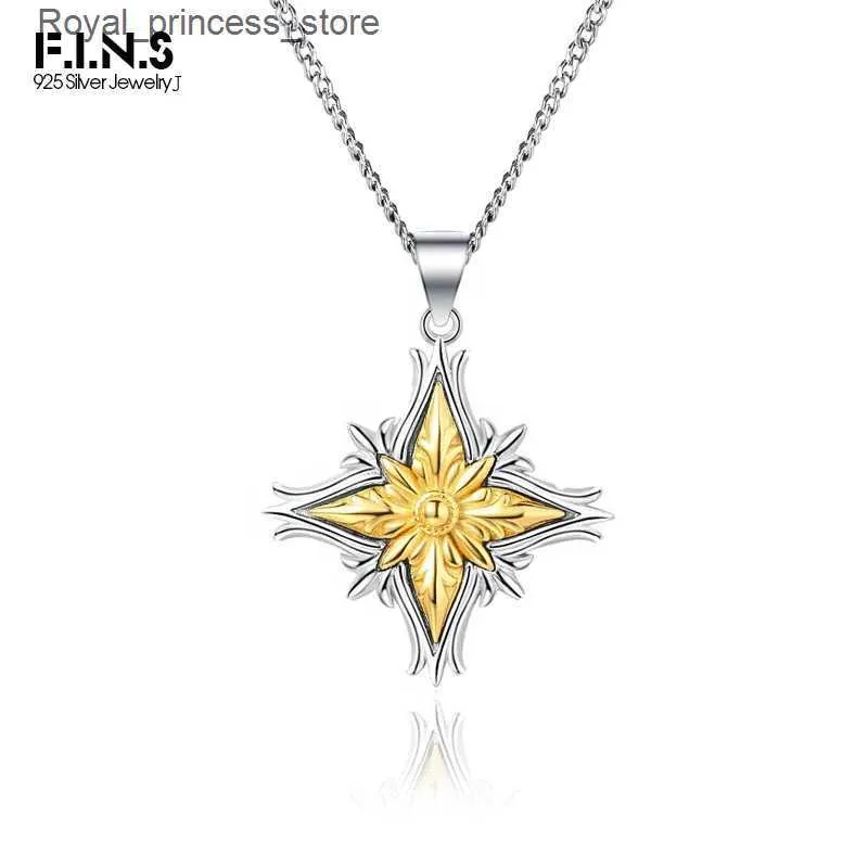 Colliers de pendentif F. I.N.