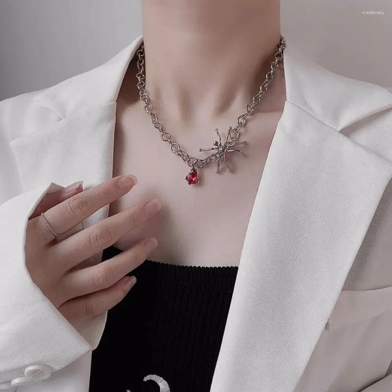 Kedjor titanium stål smycken present törnen pärlor halloween kvinnlig halsband spindel pärla kassakedja koreansk stil