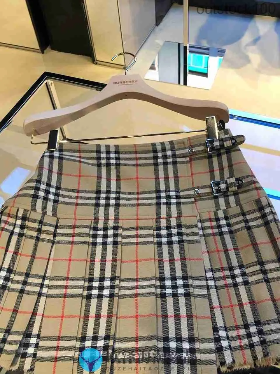 Original 1to1 Buurberlyes Designer Clothes Classic Plaid Fashion Pleated kjol Hög midja Aline kjol Högkvalitativ plädklänning med original logotyp