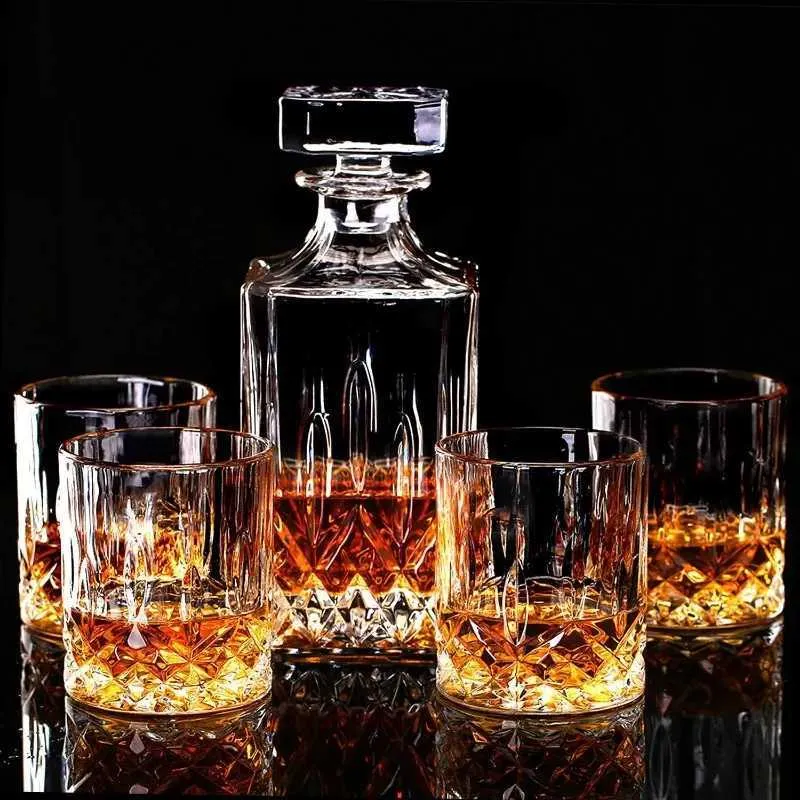 STRUMENTI DI barre a 5 pezzi Whisky Decanter Set Box regalo Decanter Whisky senza piombo con set decanter di whisky bourbon cristallino da 4 bicchieri 240426