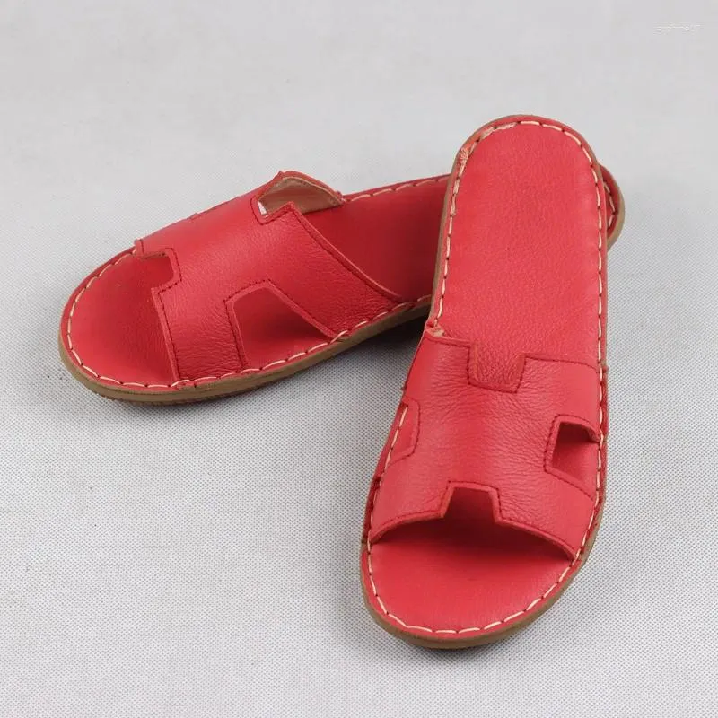 Slippers Cowhide Flat Sandales pour femmes chaussures d'été en cuir plage douce et saine