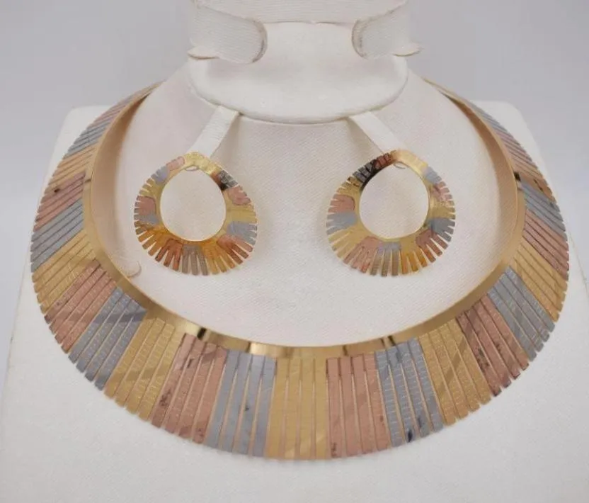 Örhängen halsband av hög kvalitet Dubai guldsmycken uppsättningar 3Color örhänge och hänge för fru Party Gifts African Women Set8177316