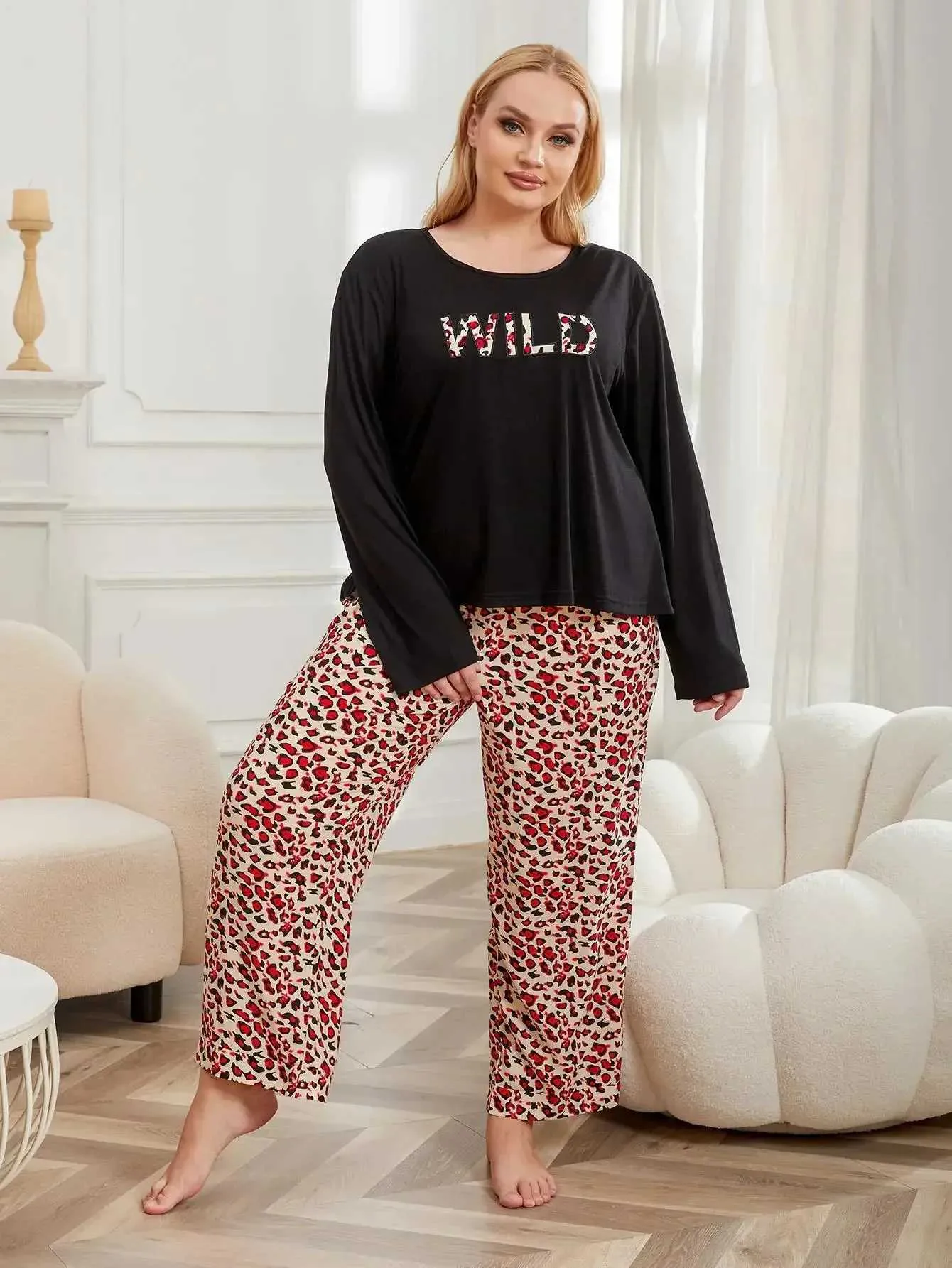 Kvinnors sömnkläder plus storlek Kvinnor Pyjama Set Letter Long Slve Top i full längd Leopars byxor 2 stycken slpwear o nack kvinnlig nattkläder hemkläder y240426