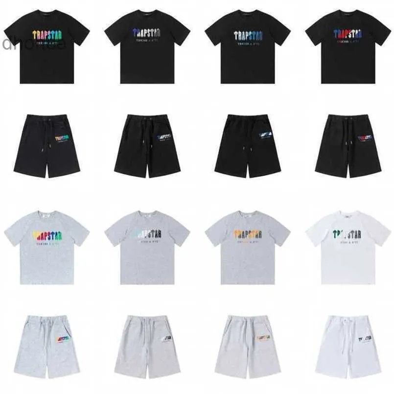 Trapstar Rainbow Letter Gradient Towel Embroidery Short Sleeve T-shirt Fog High Street Pants Set OGJE