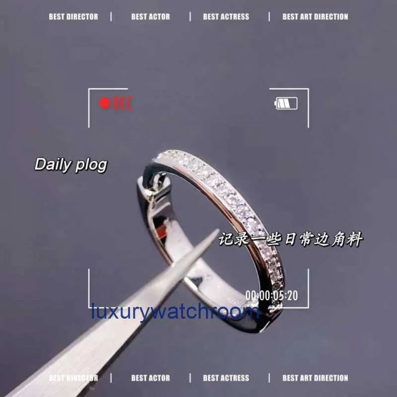 女性バンドTiifeany Ring Jewelry High Longlasting Coupleロックリングニッチデザインクールでスタイルの多用途のマッチングウェディング