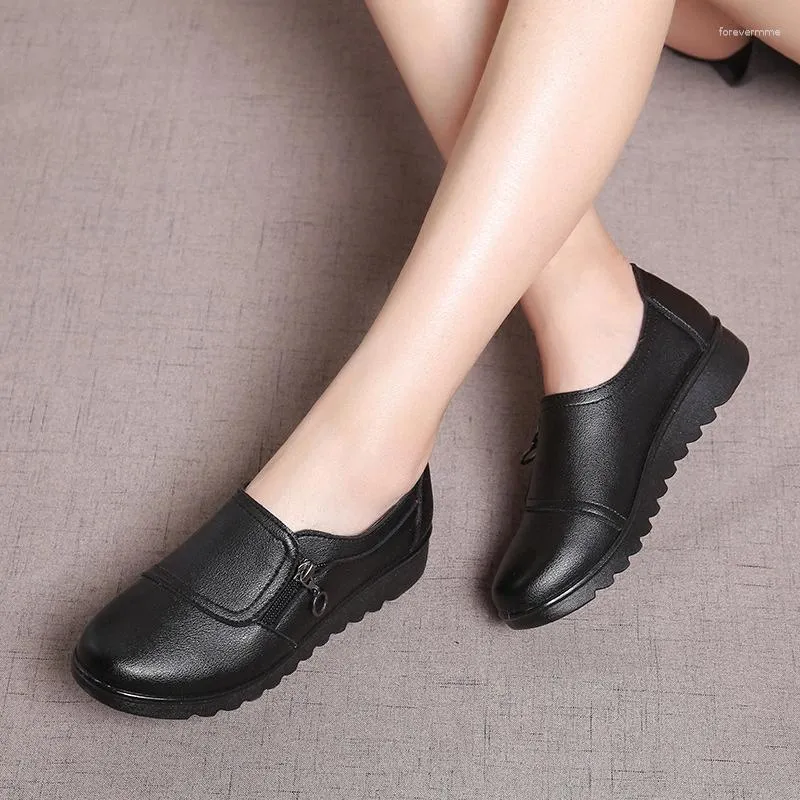 Casual Shoes Moccasins Mom Flats Women Soft Sole Round Toe Spring Flat Non Slip Loafers Female Leather Footwear