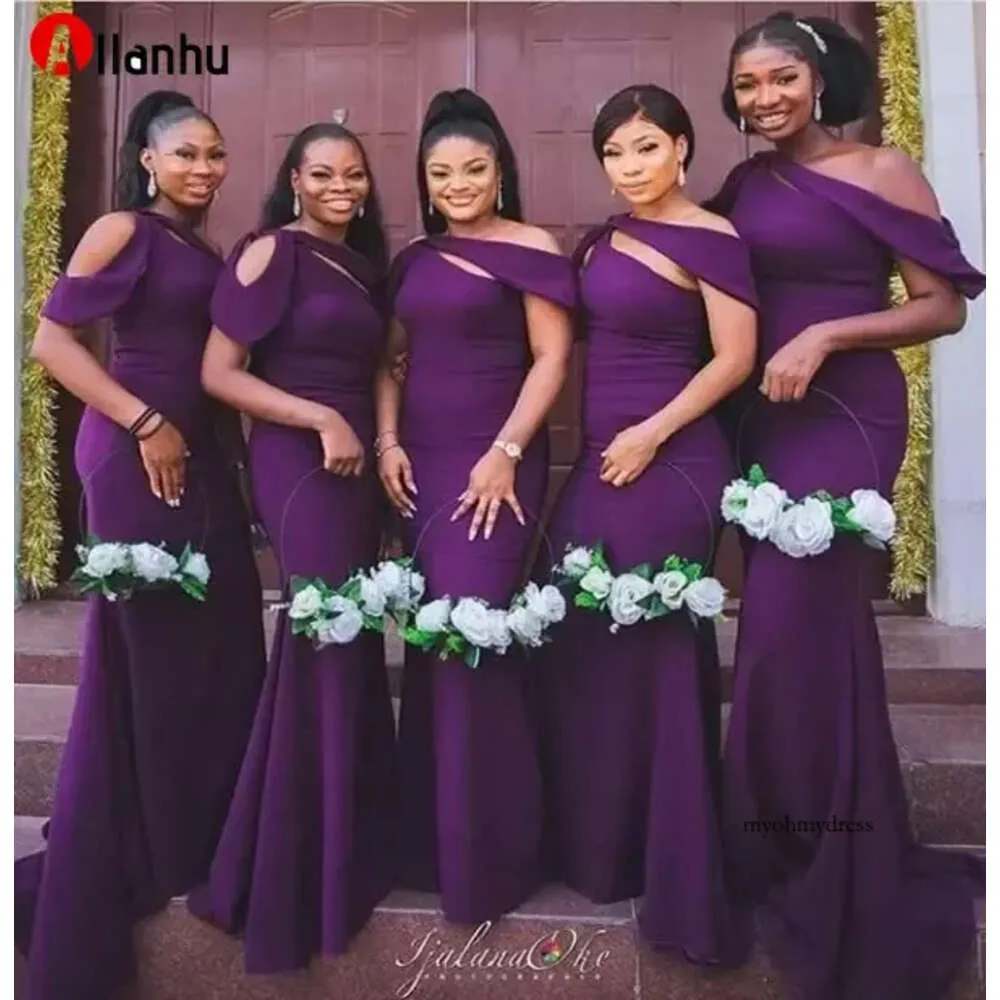 Новые фиолетовые атласные платья подружки невесты.