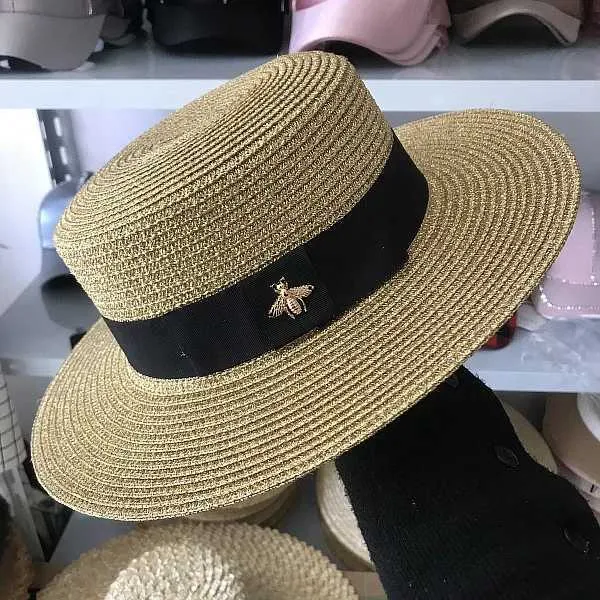 Wide Brim Hats Bucket Hats Sun Hats Bee Str Hat European and American Vintage Gold Woven Hat Womens Loose Sunscreen Flat C Sun Hat J240425