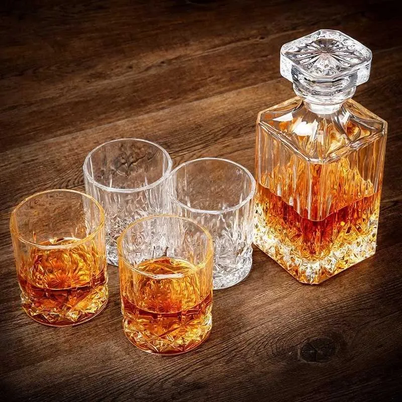 STRUMENTI DI barre a 5 pezzi Whisky Decanter Set Box regalo Decanter Whisky senza piombo con set decanter di whisky bourbon cristallino da 4 bicchieri 240426