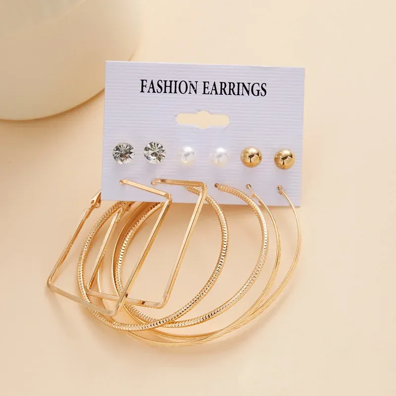 Boho Big Circle Hoop Earraring Set for Women Fashion Simple Metal Hollow Heart Geometry Earring Trendy Gioielli romantici all'ingrosso