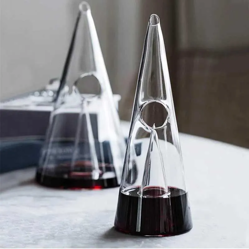 O26F Bar Tools 350/750ML Pyramid Falls Falls Red Wine Dispenser Glass Antidote Brandy Decorative Wine Bott