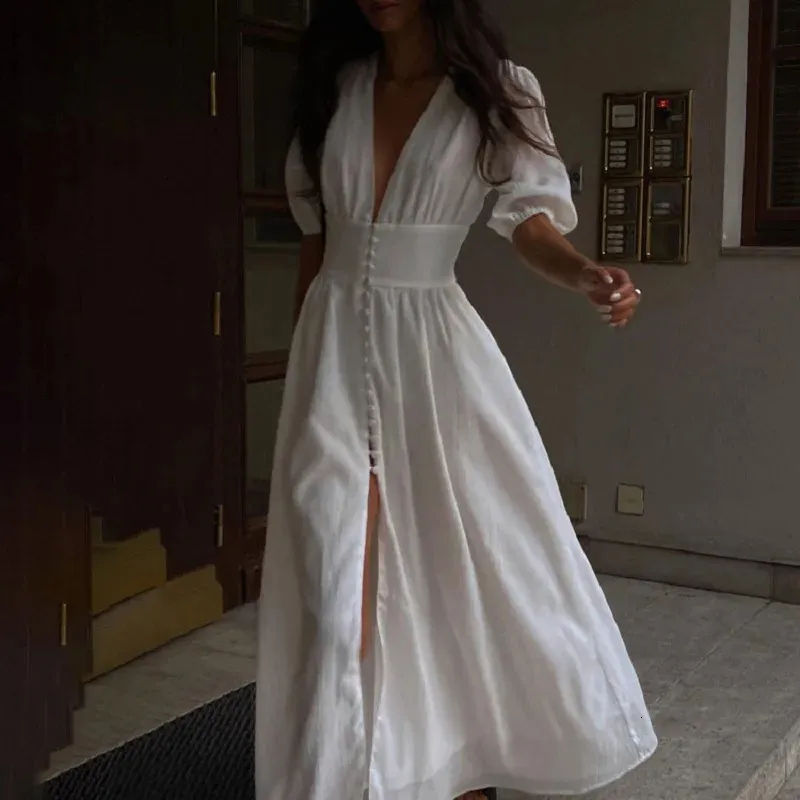 Robe d'été à manches bouffantes françaises chic longs pour les femmes fête sans bretelles riches blanches décontractées 240418